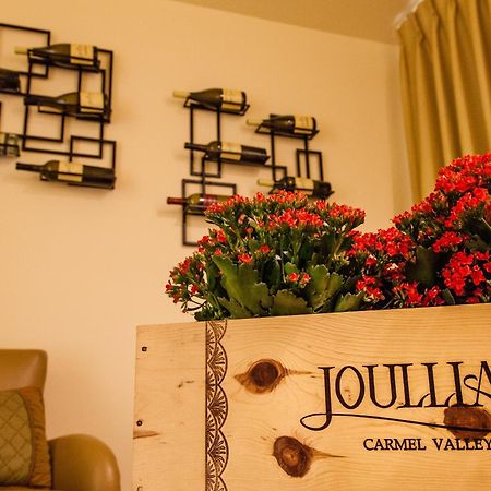 The Vendange Carmel Inn & Suites 외부 사진