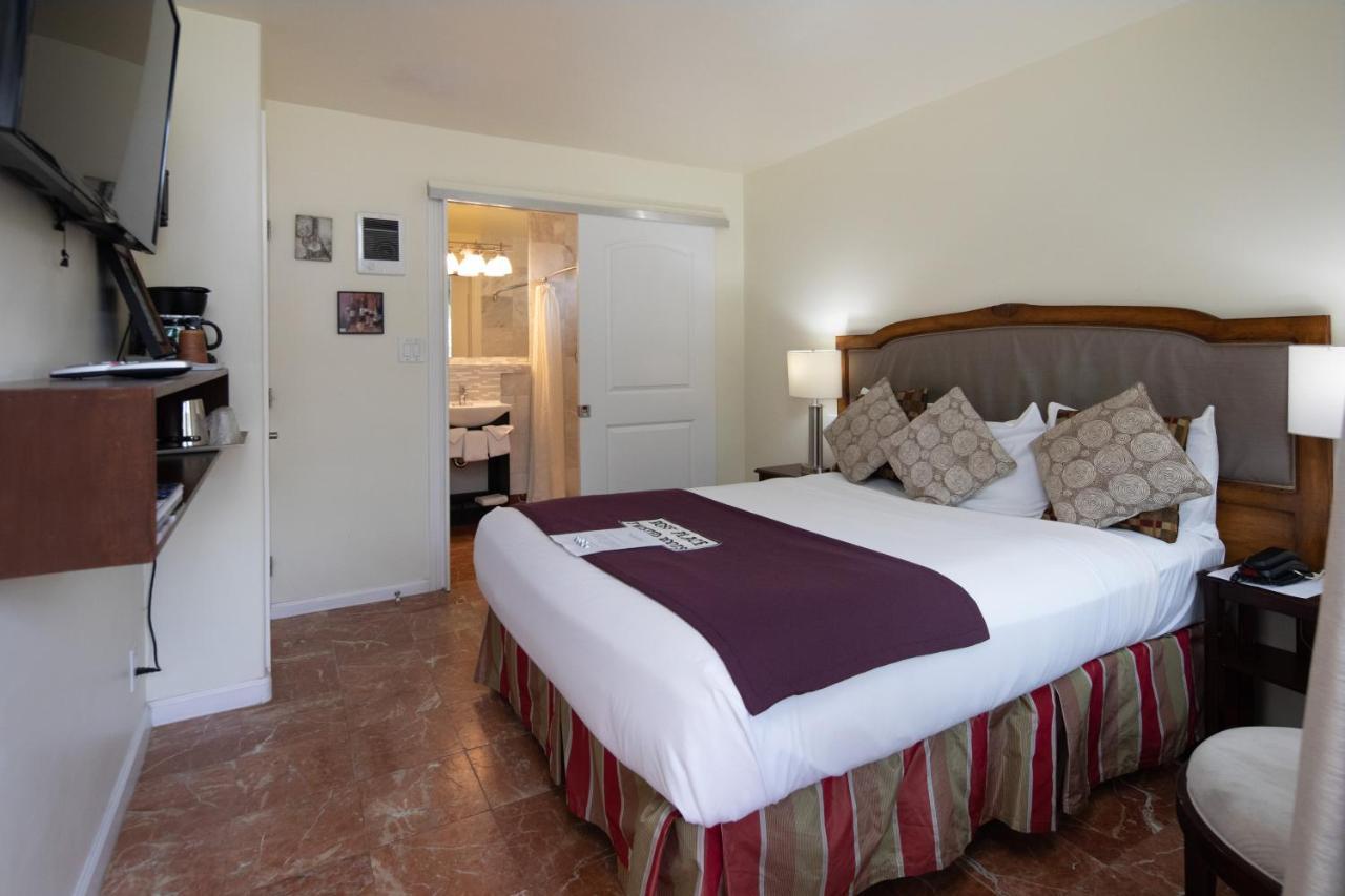 The Vendange Carmel Inn & Suites 외부 사진