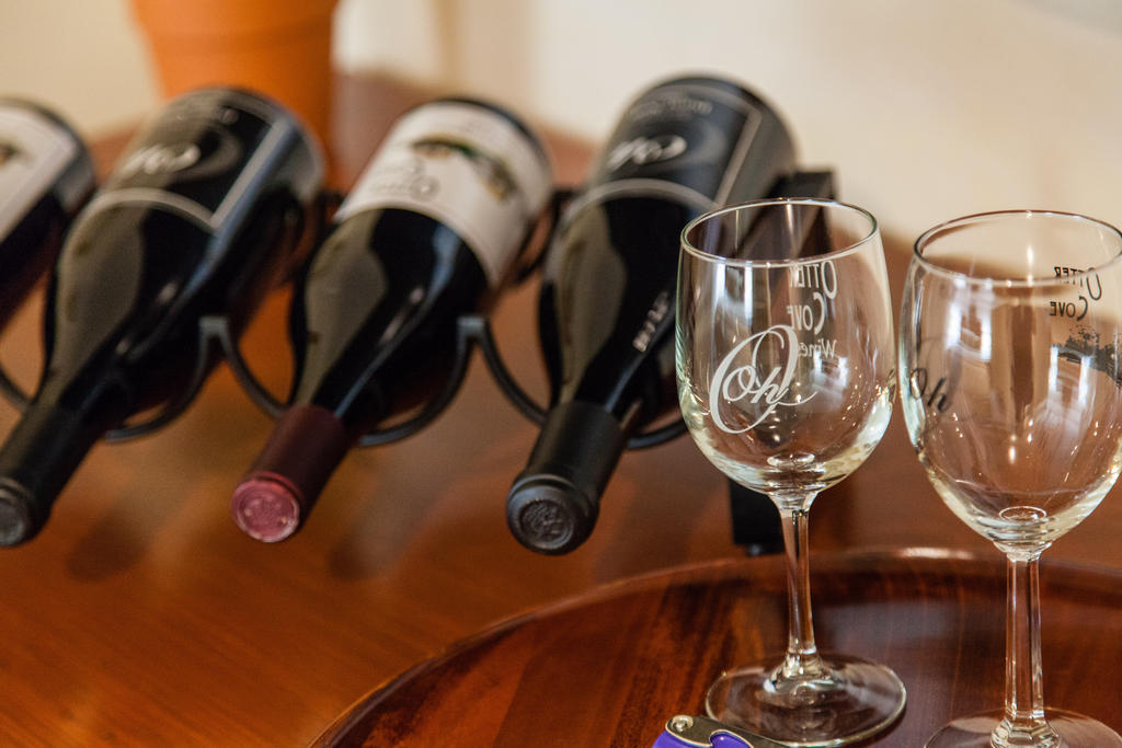 The Vendange Carmel Inn & Suites 객실 사진