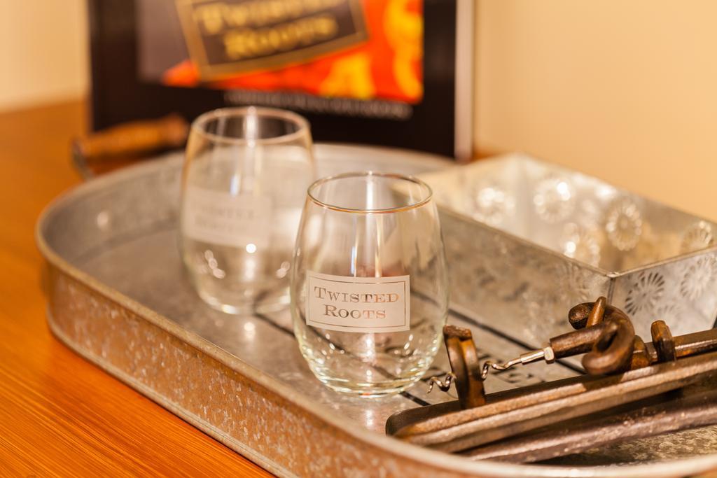 The Vendange Carmel Inn & Suites 외부 사진